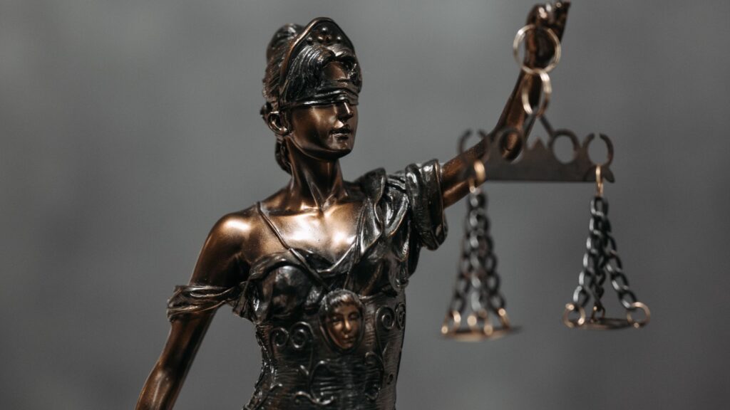 Av Burhan Doğuş Ayparlar